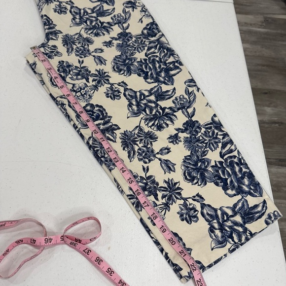 Talbots Stretch Capris Blue and Ivory Floral Ankle Pants Women’s Size 12 Petite - Picture 6 of 11